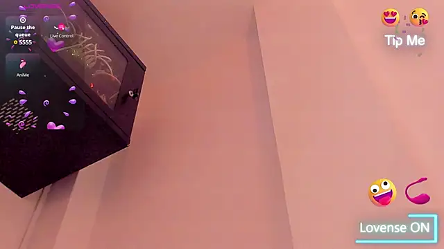 Snapshot of vayoleen chatting on 02-09-25, 03:53 vayoleen online show from 02-09-25, 03:53