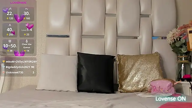 Snapshot of vayoleen chatting on 02-21-25, 04:37 vayoleen online show from 02-21-25, 04:37