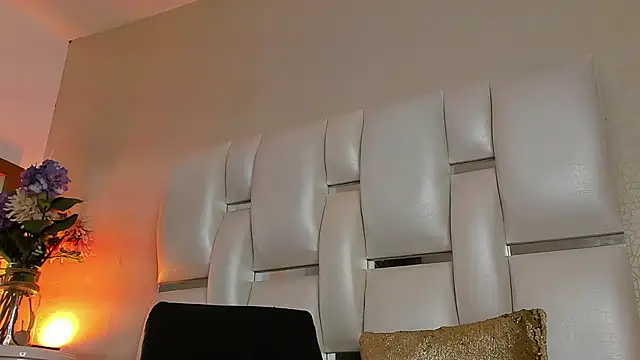 Snapshot of vayoleen chatting on 03-20-25, 12:32 vayoleen online show from 03-20-25, 12:32