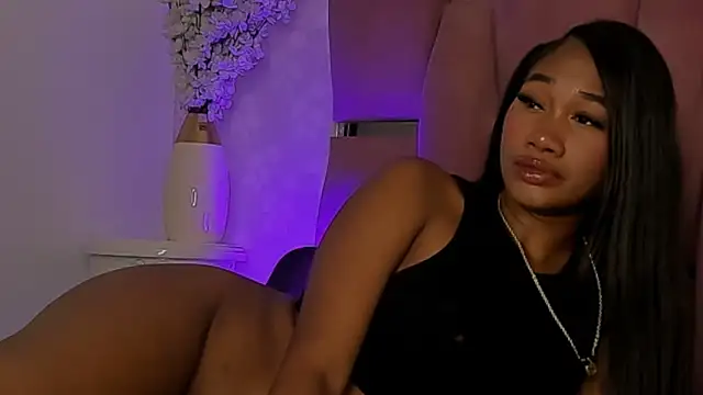 Snapshot of vayoleen chatting on 10-23-25, 04:45 vayoleen online show from 10-23-25, 04:45