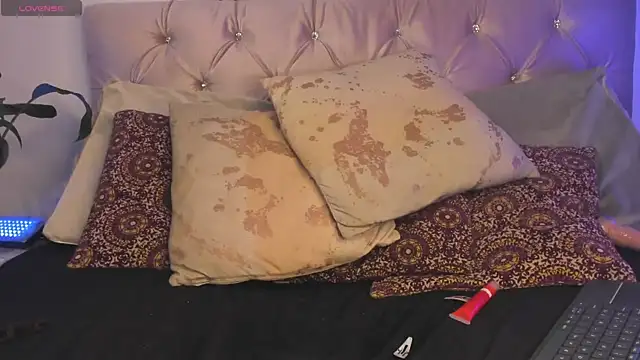 Redpandaa  online show from 01-30-25, 08:11