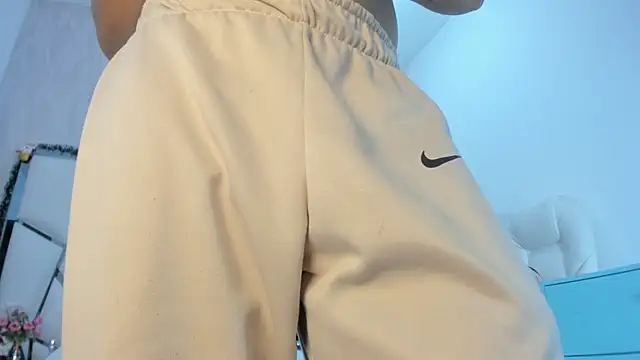 Victoriaa millers online show from 12-05-25, 06:04