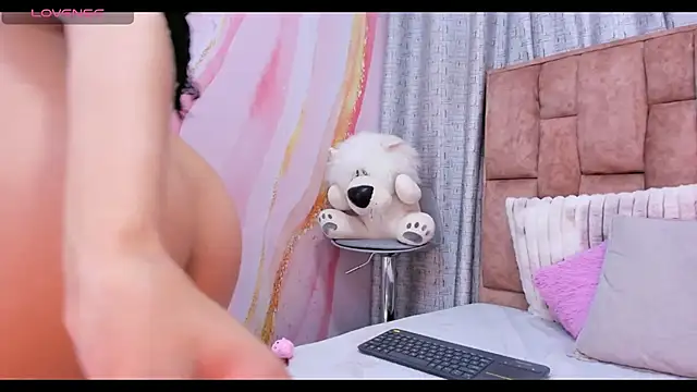 lila noa online show from 02-28-25, 06:32