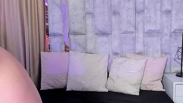 lila noa online show from 11-13-25, 07:35