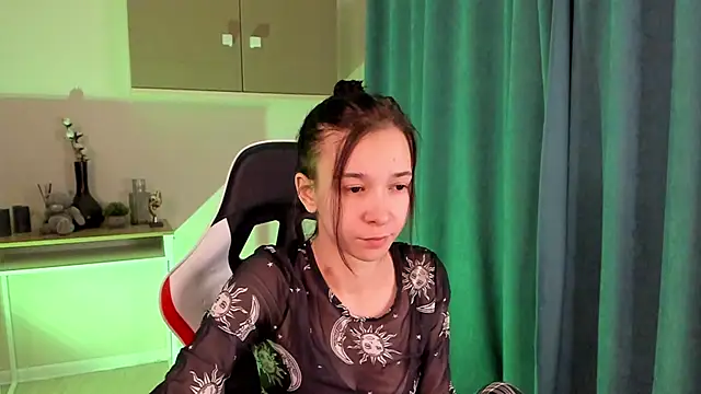 Snapshot of LilithStrangfor chatting on 12-16-24, 04:55 LilithStrangfor online show from 12-16-24, 04:55