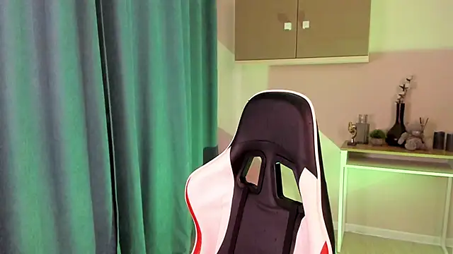 Snapshot of LilithStrangfor chatting on 12-16-24, 07:58 LilithStrangfor online show from 12-16-24, 07:58