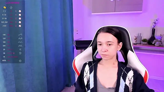 Snapshot of LilithStrangfor chatting on 12-17-24, 08:12 LilithStrangfor online show from 12-17-24, 08:12