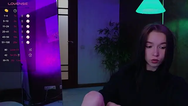 Snapshot of LilithStrangfor chatting on 09-29-25, 01:33 LilithStrangfor online show from 09-29-25, 01:33