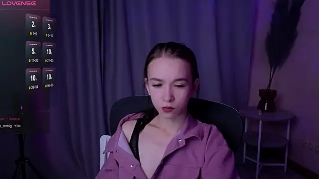 Snapshot of LilithStrangfor chatting on 11-28-25, 02:31 LilithStrangfor online show from 11-28-25, 02:31