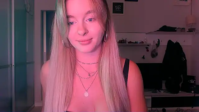 Eva Jaya online show from 09-23-25, 11:02