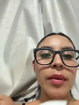  miaquevedo  online show from 04-12-26, 04:17