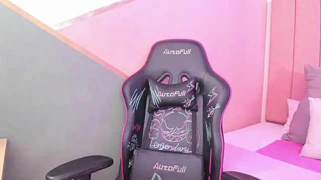 lilith noahh online show from 01-17-25, 03:34