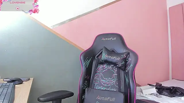 lilith noahh online show from 01-30-25, 06:46