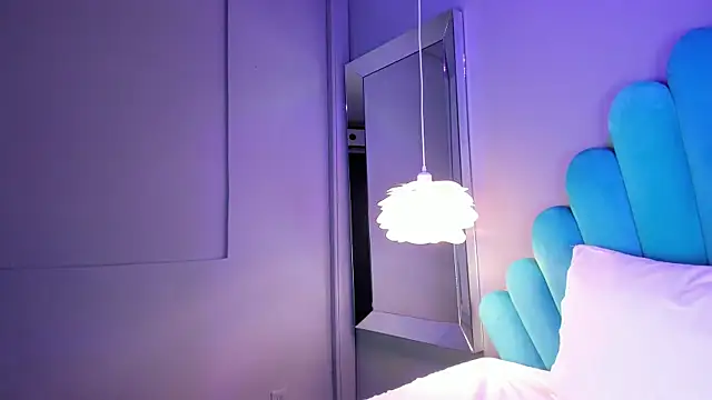 CaitlynCouper online show from 03-18-25, 01:32