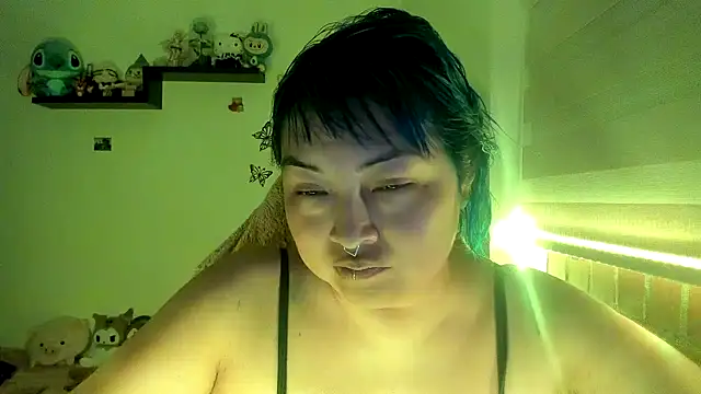 Shaddycute  online show from 12-23-25, 01:14