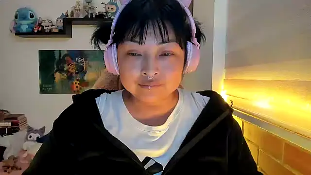 Shaddycute  online show from 02-12-26, 07:53