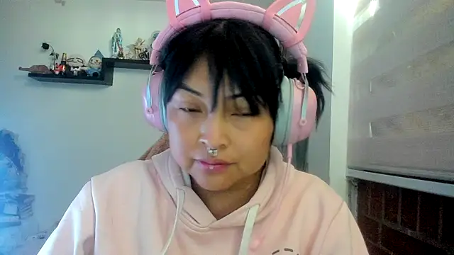 Shaddycute  online show from 04-18-26, 12:53