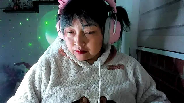 Shaddycute  online show from 06-11-26, 03:26