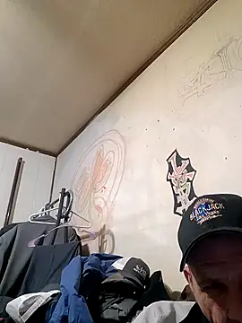 Snapshot of gettinit2wice chatting on 02-08-25, 05:40 gettinit2wice online show from 02-08-25, 05:40