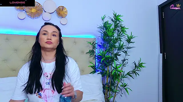 Snapshot of DaliyaArabian chatting on 06-17-26, 12:07 DaliyaArabian online show from 06-17-26, 12:07