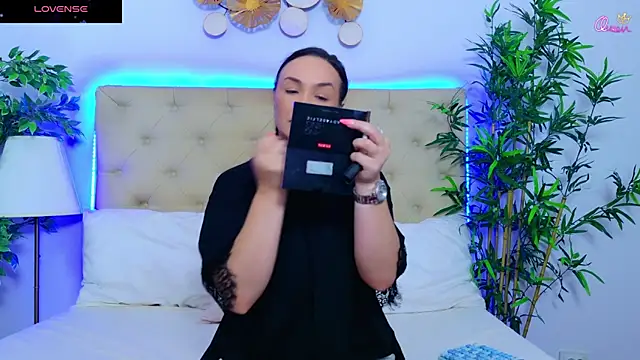 Snapshot of DaliyaArabian chatting on 07-02-26, 12:11 DaliyaArabian online show from 07-02-26, 12:11