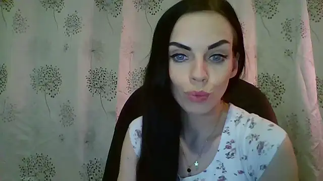 Snapshot of CassieSensual chatting on 09-16-25, 06:20 CassieSensual online show from 09-16-25, 06:20