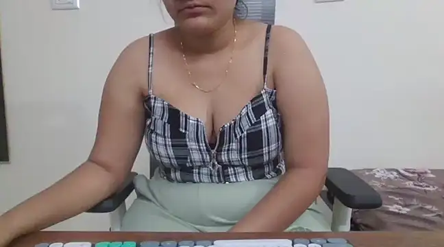 Snapshot of ammu_telugu_192 chatting on 12-06-24, 06:37 ammu telugu 192 online show from 12-06-24, 06:37