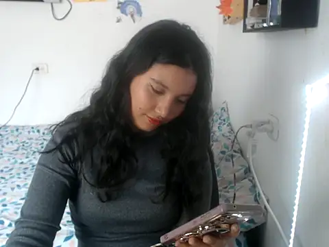 Snapshot of HannaKlein chatting on 09-22-25, 05:59 HannaKlein online show from 09-22-25, 05:59
