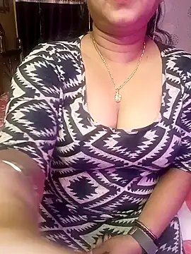 Snapshot of ella_mariya chatting on 01-01-25, 06:06 ella mariya online show from 01-01-25, 06:06