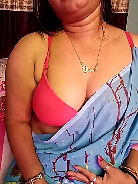 Snapshot of ella_mariya chatting on 02-18-25, 06:04 ella mariya online show from 02-18-25, 06:04