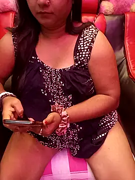 Snapshot of ella_mariya chatting on 09-28-25, 11:32 ella mariya online show from 09-28-25, 11:32