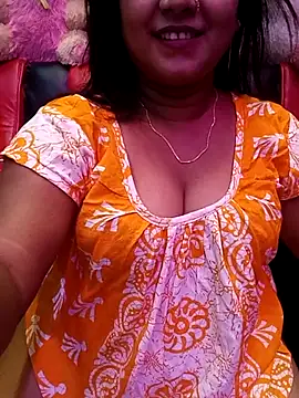 Snapshot of ella_mariya chatting on 10-31-25, 01:56 ella mariya online show from 10-31-25, 01:56