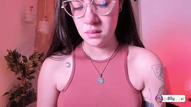 Snapshot of Ally_addams chatting on 09-13-25, 04:01 Ally addams online show from 09-13-25, 04:01