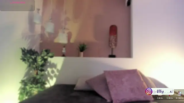 Snapshot of Ally_addams chatting on 09-25-25, 04:05 Ally addams online show from 09-25-25, 04:05