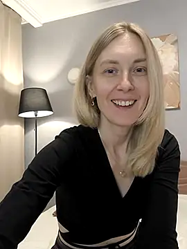 AvelinaLeoni online show from 10-06-25, 07:50