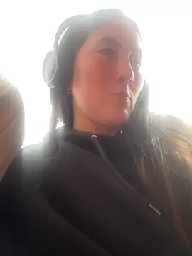 Elle Lee  online show from 10-02-25, 04:47