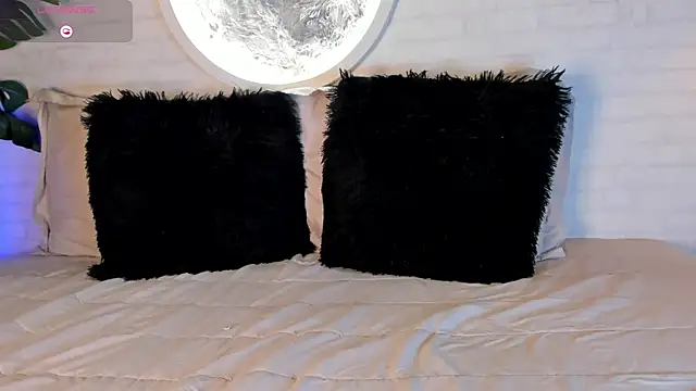 Snapshot of Elise_Diamond chatting on 03-01-25, 02:04 Elise Diamond online show from 03-01-25, 02:04