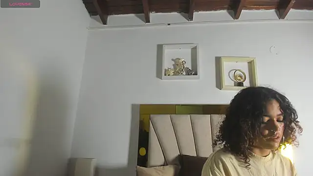 Snapshot of vahiolet_fuentes chatting on 09-24-25, 03:10 vahiolet fuentes online show from 09-24-25, 03:10