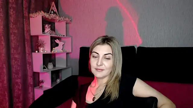 Snapshot of Amelia_Harper chatting on 12-22-24, 05:42 Amelia Harper online show from 12-22-24, 05:42