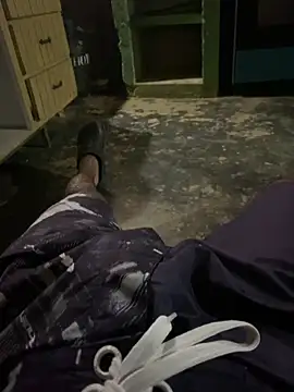 Snapshot of Sur1711 chatting on 11-21-25, 02:43 Sur1711 online show from 11-21-25, 02:43