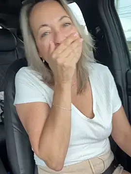 Cherry-red-xo online show from 09-24-25, 04:32