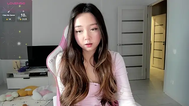 Snapshot of Fluffy_Rose chatting on 05-26-26, 12:28 Fluffy Rose online show from 05-26-26, 12:28
