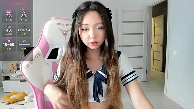Snapshot of Fluffy_Rose chatting on 07-17-26, 01:23 Fluffy Rose online show from 07-17-26, 01:23