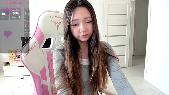 Snapshot of Fluffy_Rose chatting on 07-20-26, 01:53 Fluffy Rose online show from 07-20-26, 01:53