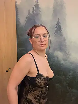 Snapshot of ladoucedu34 chatting on 06-16-26, 03:36 ladoucedu34 online show from 06-16-26, 03:36