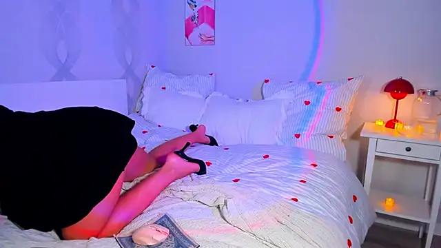 Snapshot of mirrorofsoul chatting on 11-19-25, 05:24 mirrorofsoul online show from 11-19-25, 05:24