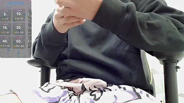 Snapshot of Jake_tripp chatting on 12-07-24, 04:09 Jake tripp online show from 12-07-24, 04:09