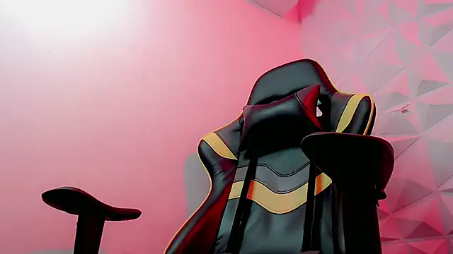 Snapshot of Jake_tripp chatting on 12-10-24, 04:34 Jake tripp online show from 12-10-24, 04:34