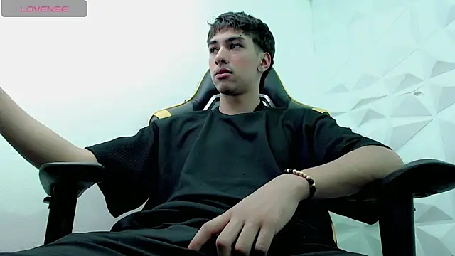 Snapshot of Jake_tripp chatting on 12-17-24, 03:28 Jake tripp online show from 12-17-24, 03:28