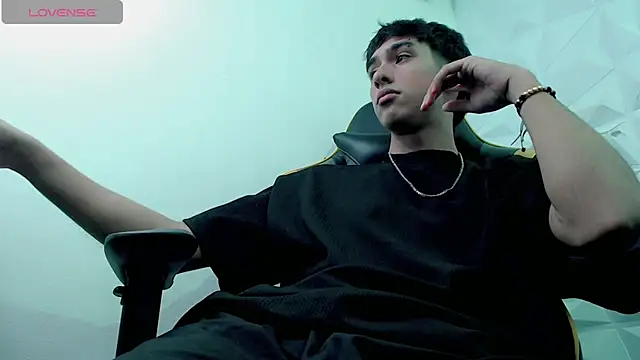 Snapshot of Jake_tripp chatting on 12-17-24, 09:39 Jake tripp online show from 12-17-24, 09:39